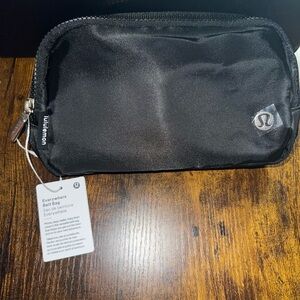 lululemon athletica Sleek Black Belt Bag